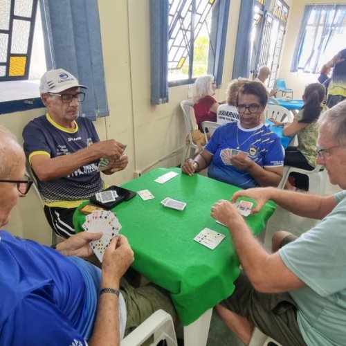 Viva Melhor premia duplas de Domin e Buraco