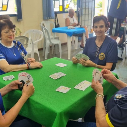 Viva Melhor premia duplas de Domin e Buraco